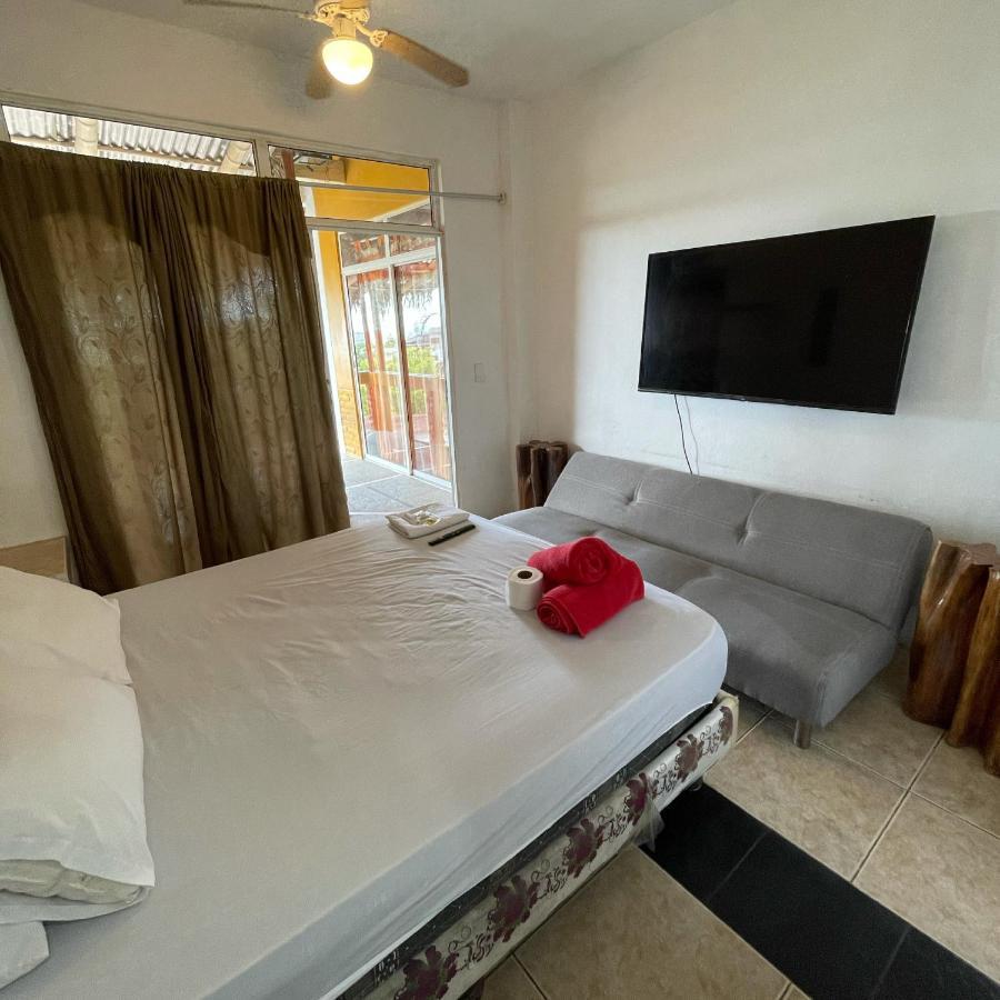 Montañita Kiwi Suites Hostel المظهر الخارجي الصورة